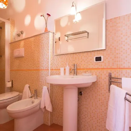 Timparosa, Geraeumige Mit Privatem Pool Und Grossem Garten, 2 Km Vom Entfernt